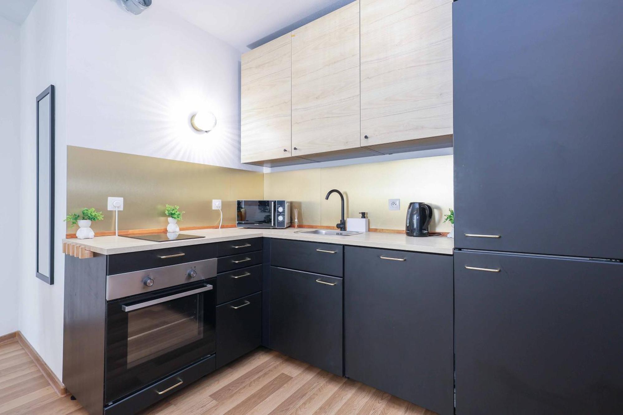 Апартаменты Adamick Place In City Centre With Free Parking Братислава Экстерьер фото
